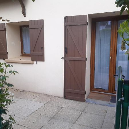 La Belle Ortine Apartment Esbly Exterior photo