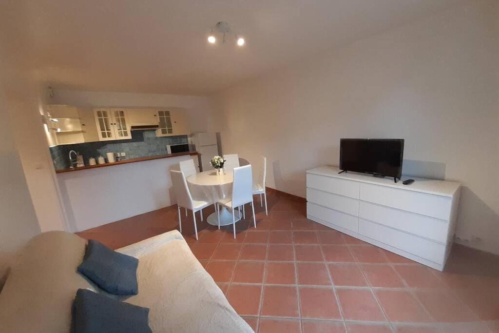 La Belle Ortine Apartment Esbly Exterior photo