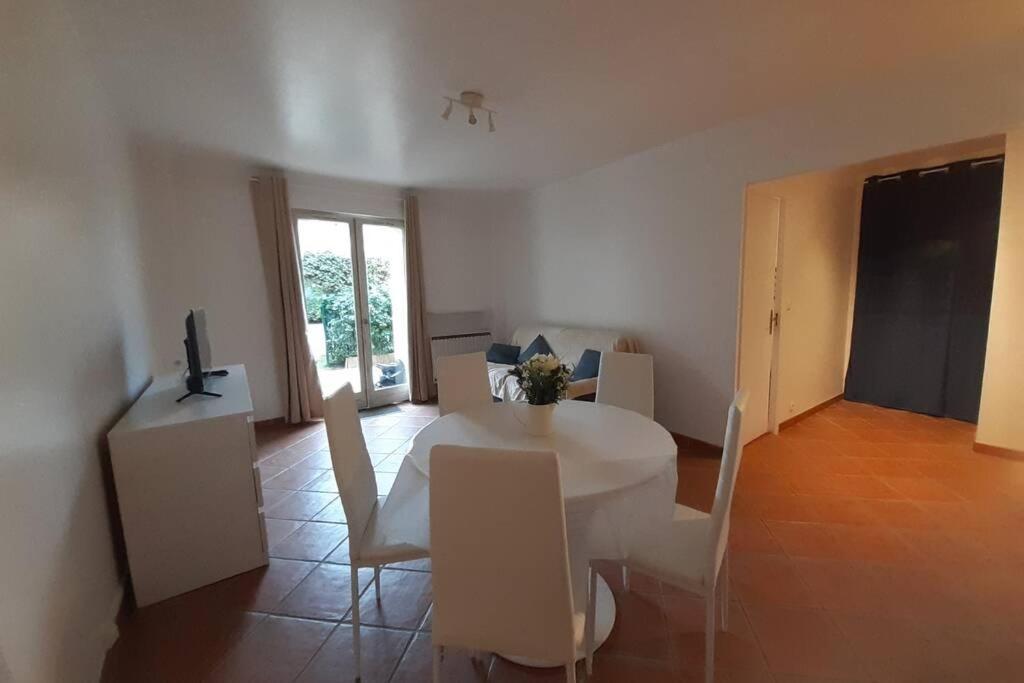 La Belle Ortine Apartment Esbly Exterior photo